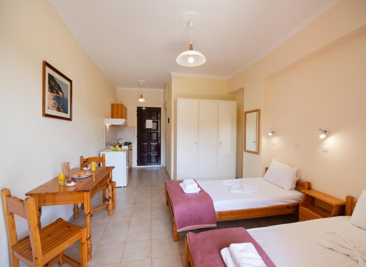 Amarandos Studios With Swimming Pool By Imagine Lefkada Tsoukaladhes Bagian luar foto