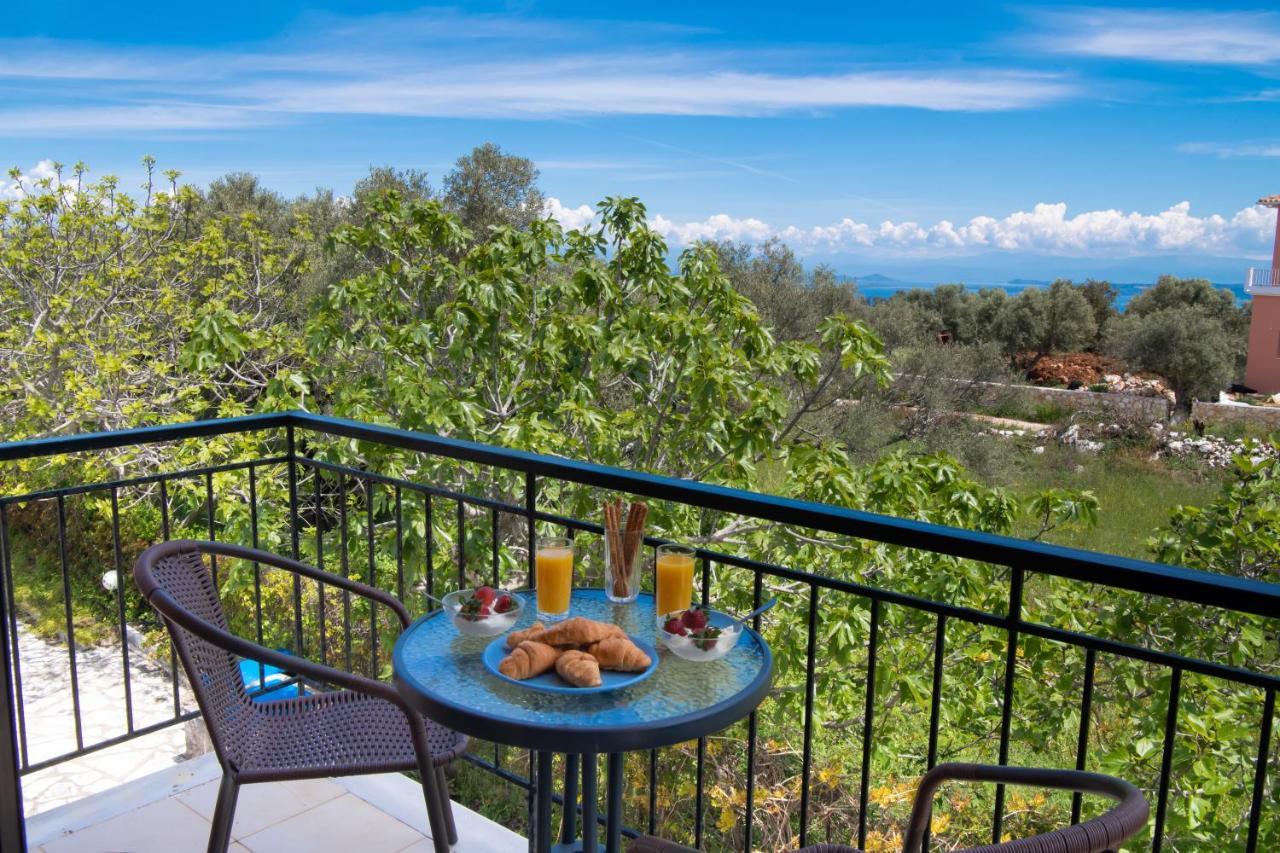 Amarandos Studios With Swimming Pool By Imagine Lefkada Tsoukaladhes Bagian luar foto