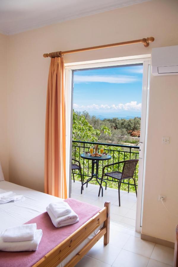 Amarandos Studios With Swimming Pool By Imagine Lefkada Tsoukaladhes Bagian luar foto