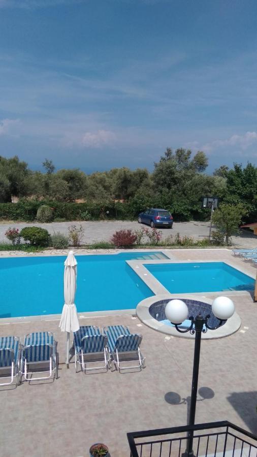Amarandos Studios With Swimming Pool By Imagine Lefkada Tsoukaladhes Bagian luar foto